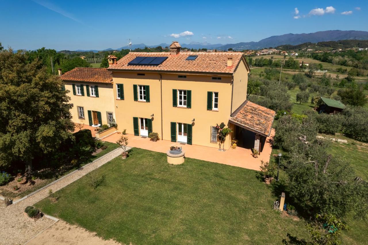 B&B La Casetta Montecarlo Bagian luar foto